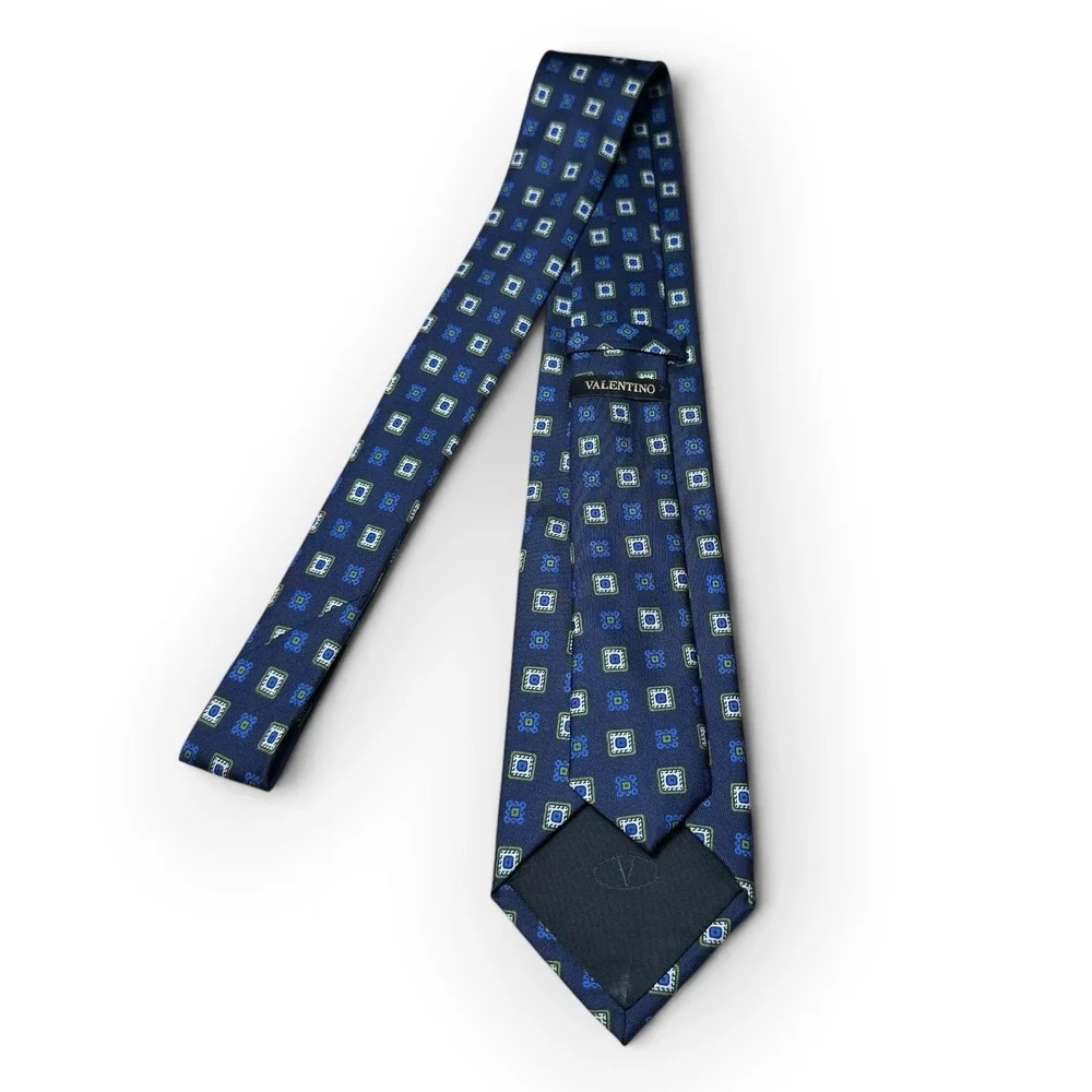Valentino Mens Silk Tie Navy Blue Geometric Medallion Made in Italy 3.5 Inch